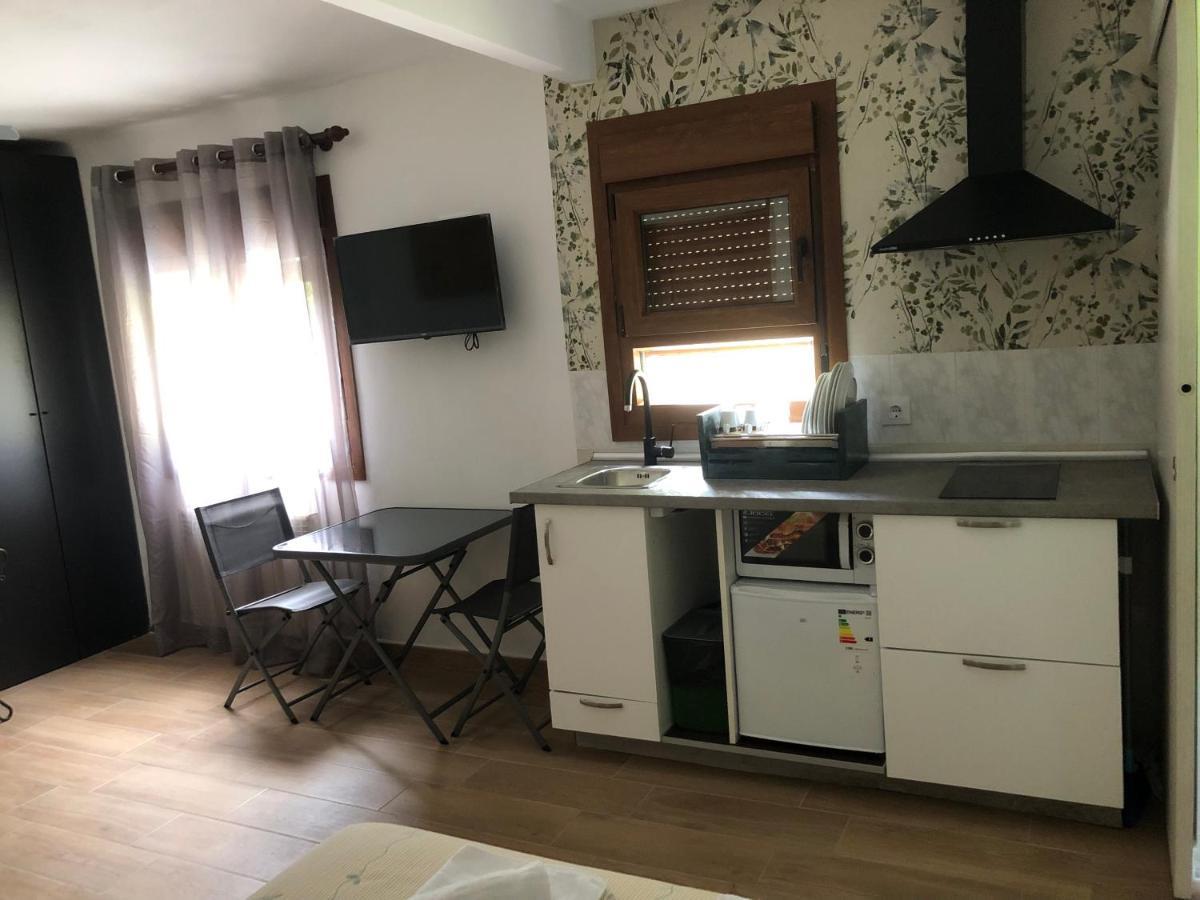 Hostal-Restaurante Fogon De Gredos กิซานโด ภายนอก รูปภาพ