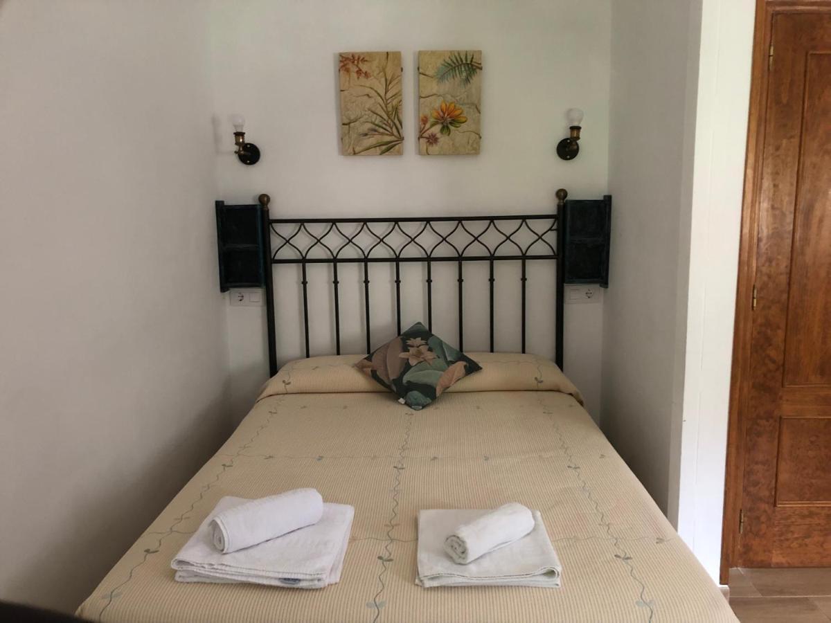 Hostal-Restaurante Fogon De Gredos กิซานโด ภายนอก รูปภาพ