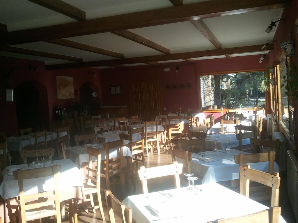 Hostal-Restaurante Fogon De Gredos กิซานโด ภายนอก รูปภาพ