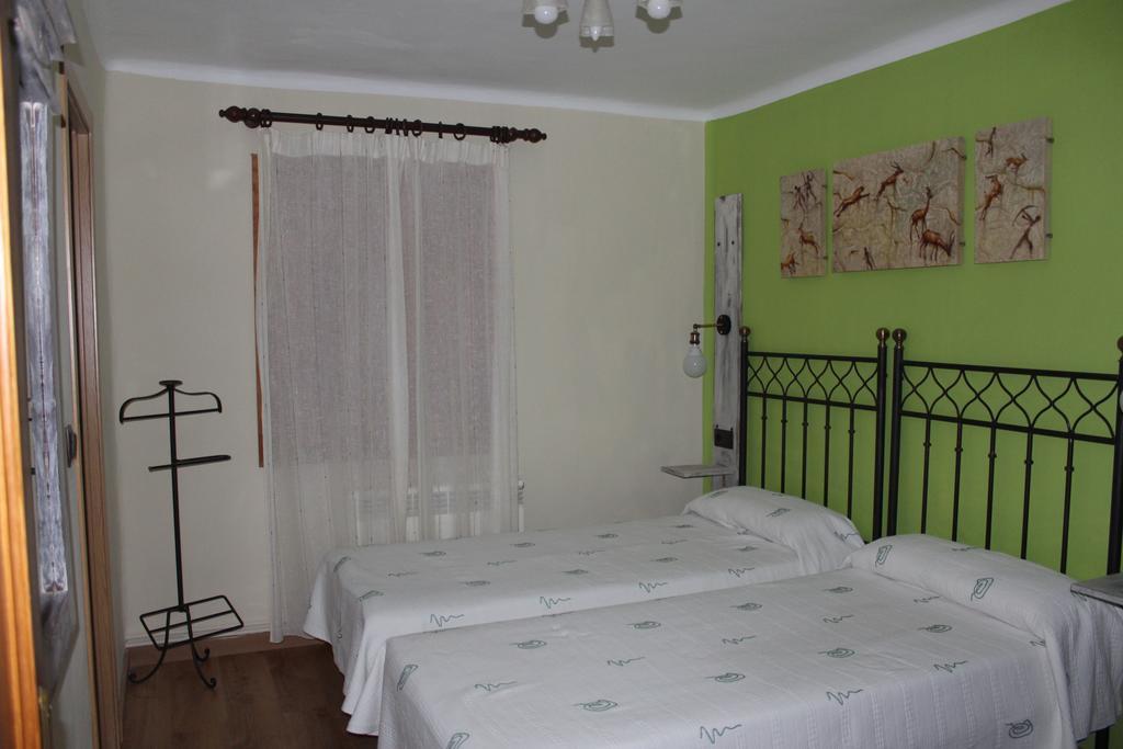 Hostal-Restaurante Fogon De Gredos กิซานโด ภายนอก รูปภาพ