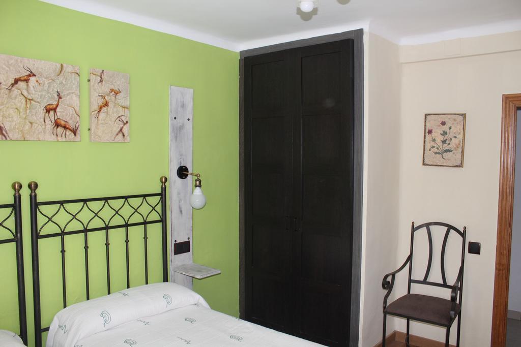 Hostal-Restaurante Fogon De Gredos กิซานโด ภายนอก รูปภาพ