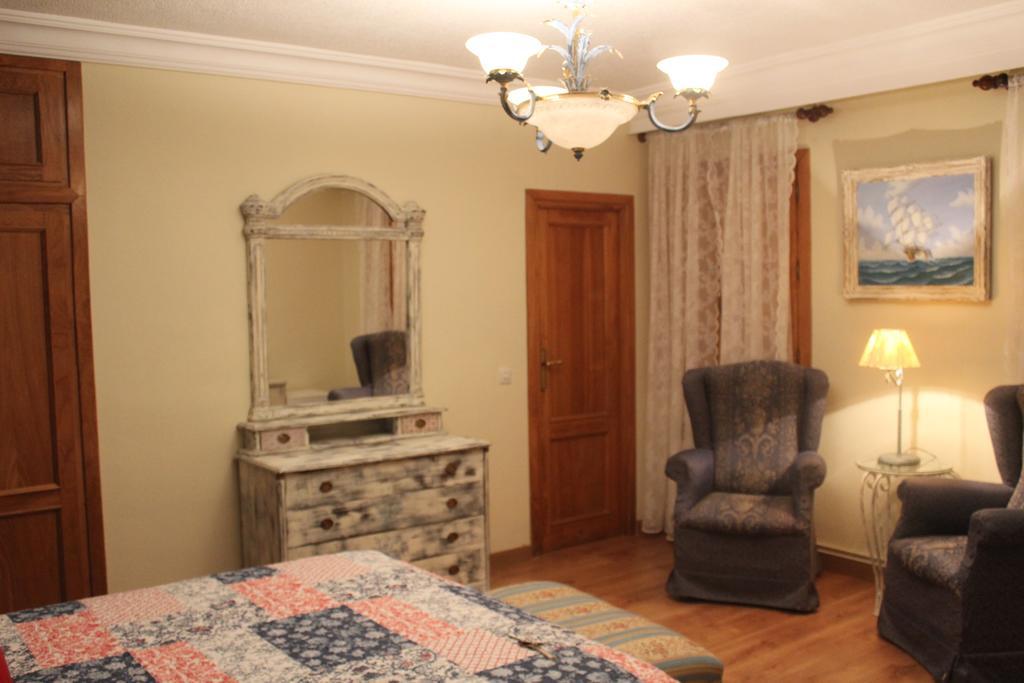Hostal-Restaurante Fogon De Gredos กิซานโด ภายนอก รูปภาพ