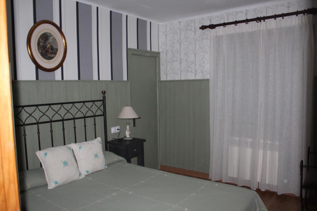 Hostal-Restaurante Fogon De Gredos กิซานโด ภายนอก รูปภาพ