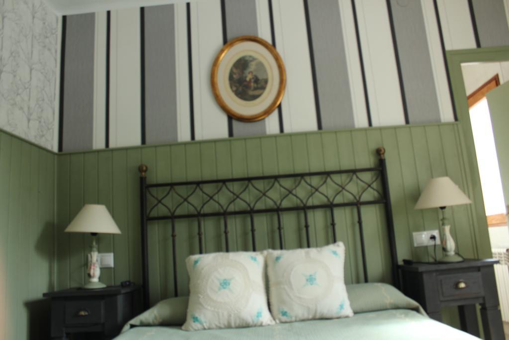 Hostal-Restaurante Fogon De Gredos กิซานโด ภายนอก รูปภาพ