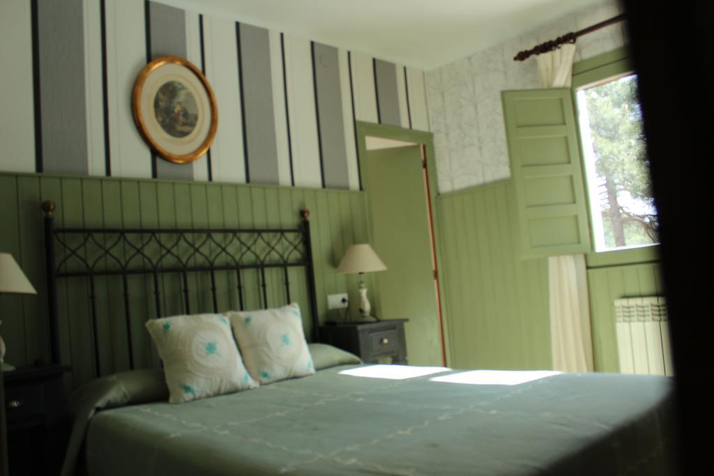 Hostal-Restaurante Fogon De Gredos กิซานโด ภายนอก รูปภาพ
